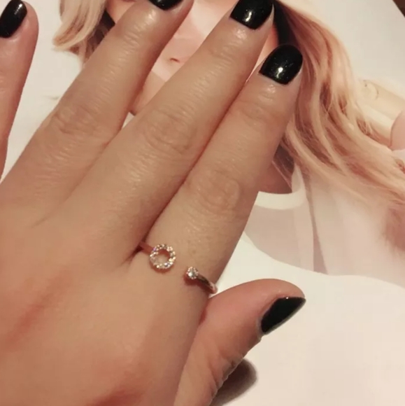 NEW 18k Rose Gold Diamond Circle Adjustable Ring - Picture 6 of 6